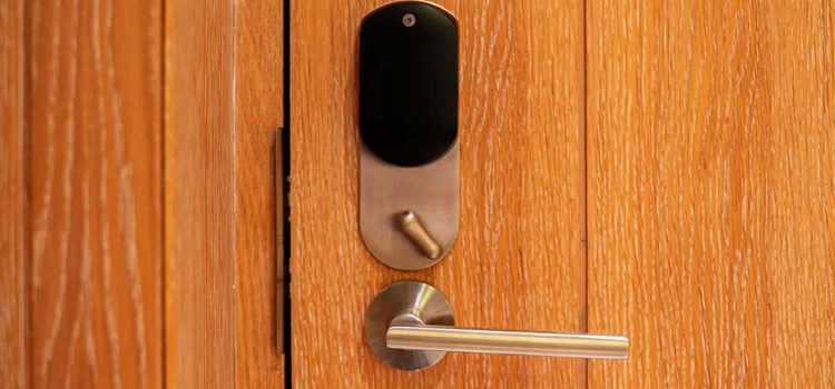 Automatic Locking Door Knob San Jacinto